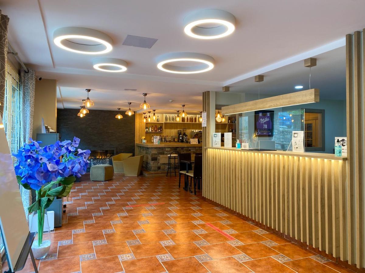 Somriu Hotel Vall Ski Incles Buitenkant foto