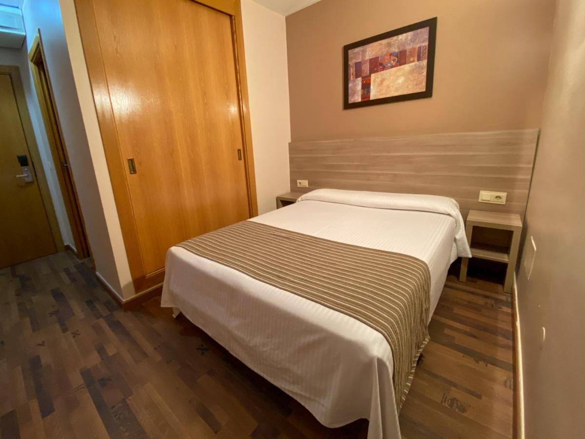 Somriu Hotel Vall Ski Incles Buitenkant foto