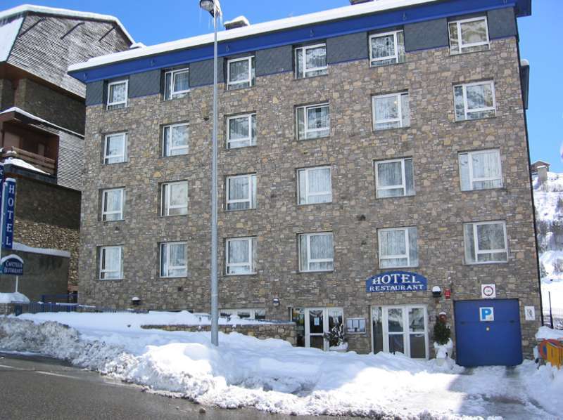 Somriu Hotel Vall Ski Incles Buitenkant foto