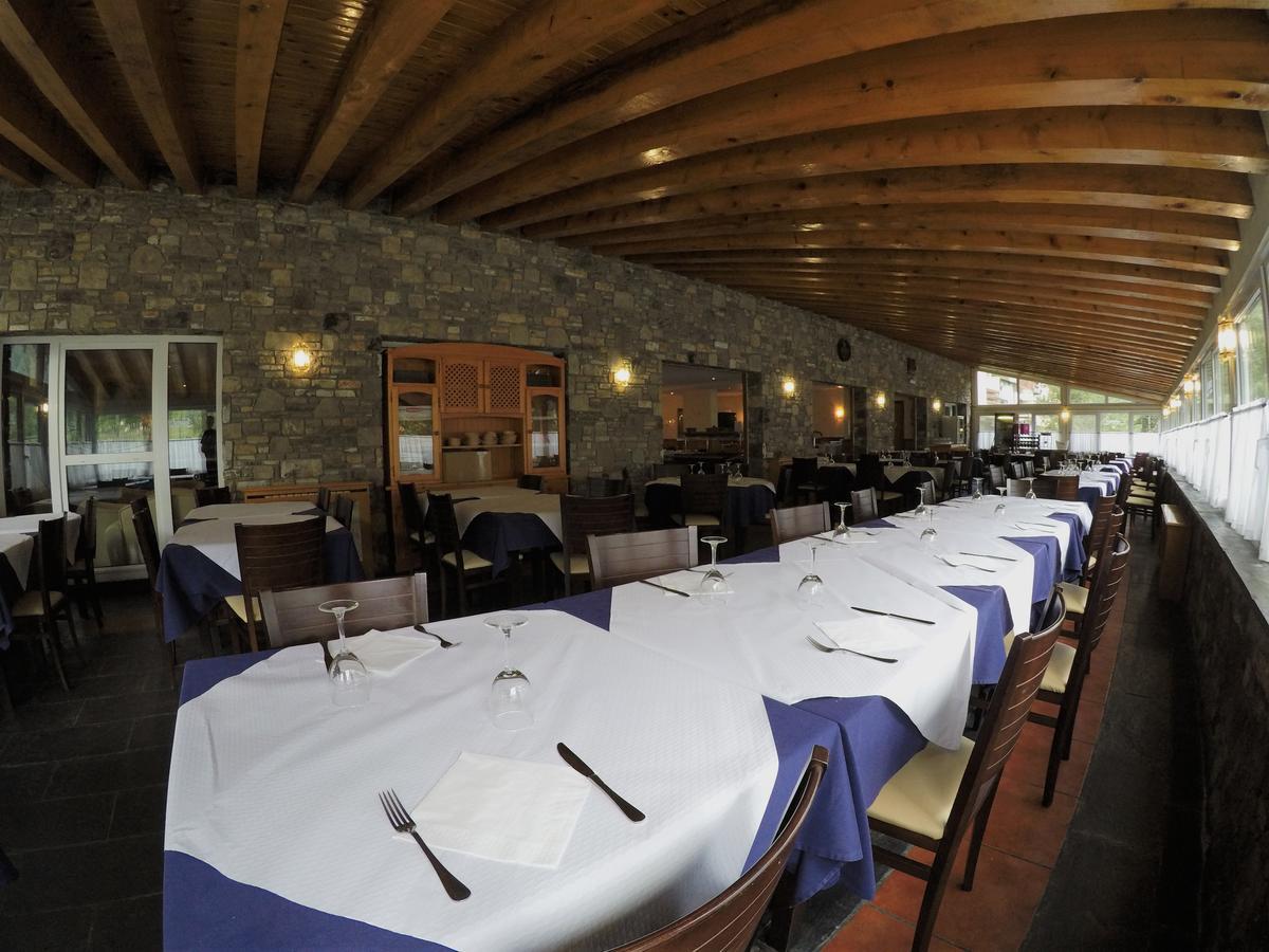 Somriu Hotel Vall Ski Incles Buitenkant foto