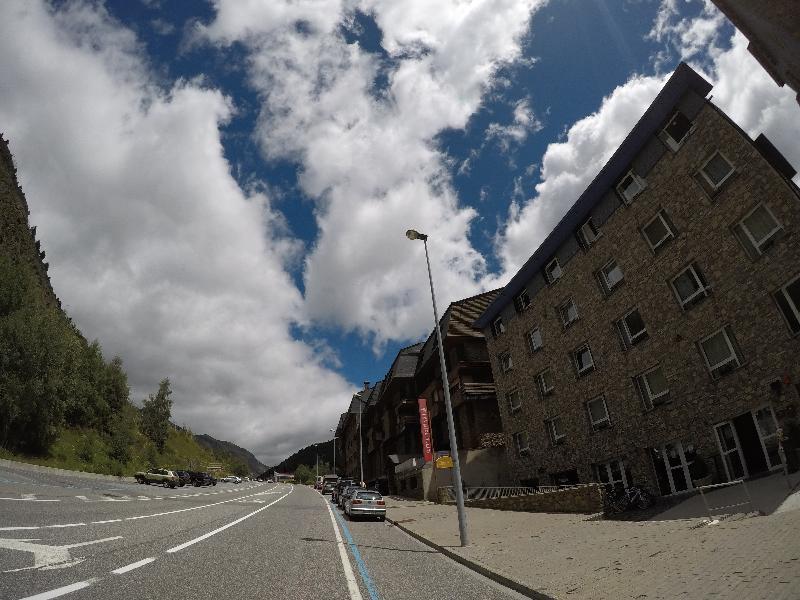 Somriu Hotel Vall Ski Incles Buitenkant foto