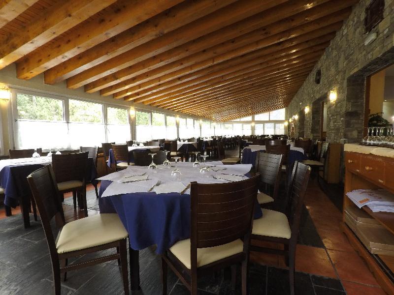 Somriu Hotel Vall Ski Incles Buitenkant foto